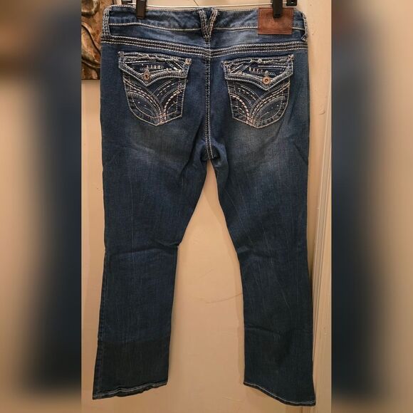 Ariya Women's Classic Blue Straight Leg Jeans Size 11 31"inseam - Picture 2 of 5